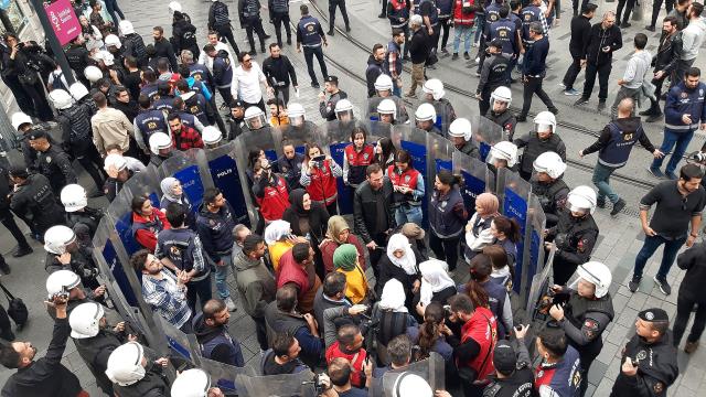 BEYOĞLU'NDA HDP YÜRÜYÜŞÜNE POLİS MÜDAHALESİ 121 GÖZALTI