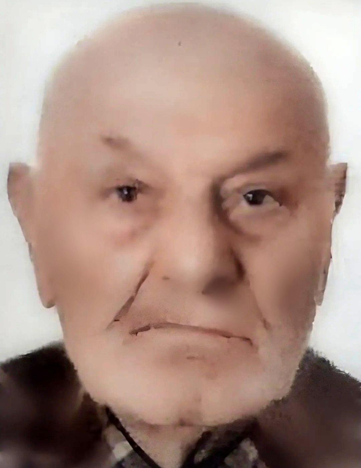 Bina ile bahçe arasındaki boşluğa düşen yaşlı adam hayatını kaybetti