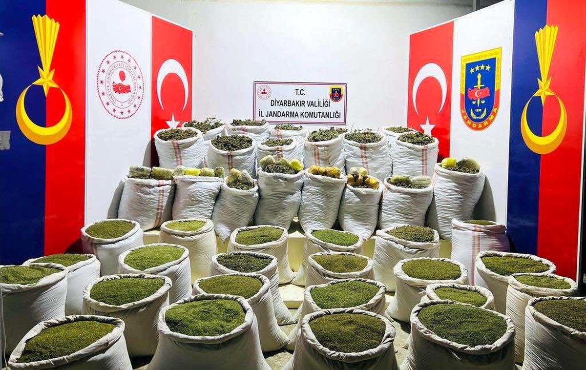 Diyarbakır\'da terörün finans kaynağına darbe