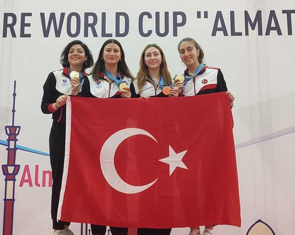 Genç Kadınlar Kılıç Milli Takımı, Kazakistan\'da şampiyon oldu