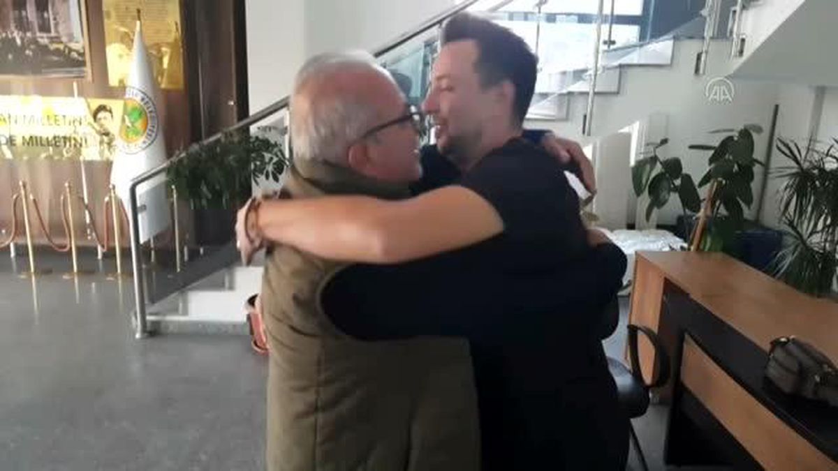 İçinde para ve altın bulunan çanta sahibine teslim edildi