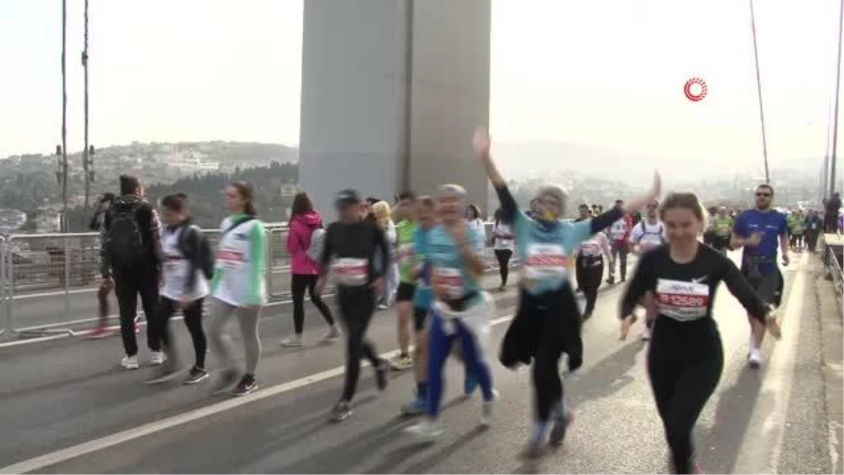 İstanbul Maratonu\'nda renkli görüntüler