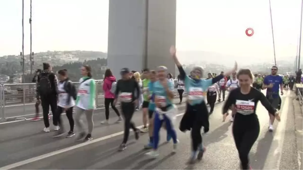 İstanbul Maratonu\'nda renkli görüntüler