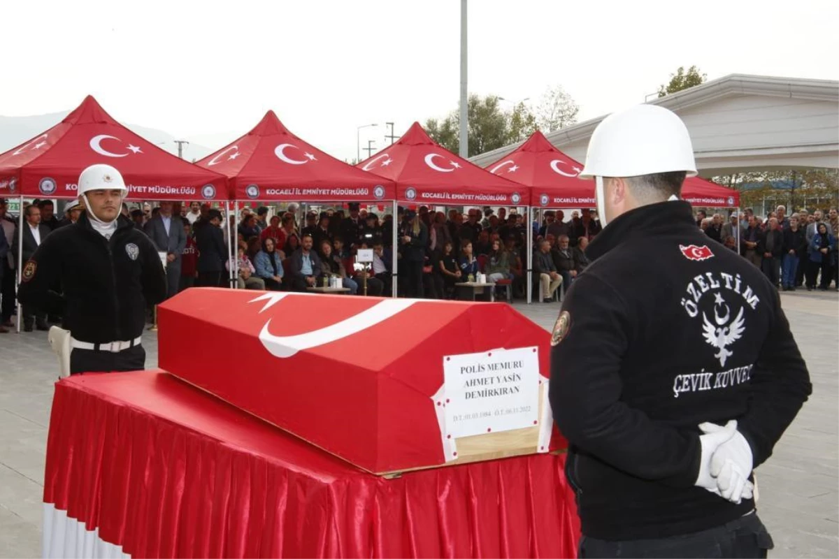 Kocaeli\'de kalp krizi sonucu vefat eden polis için tören düzenlendi