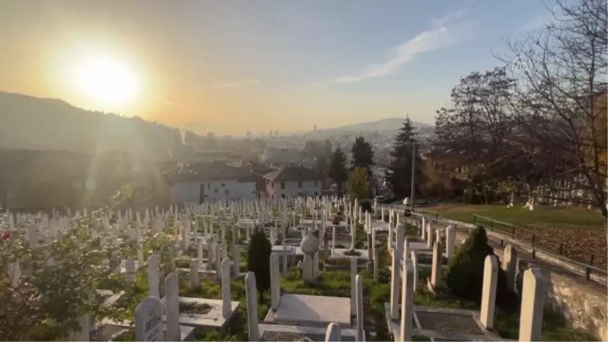 Saraybosna'daki tarihi çeşmelerden akan su, şehre 'hayat vermeye' devam ediyor