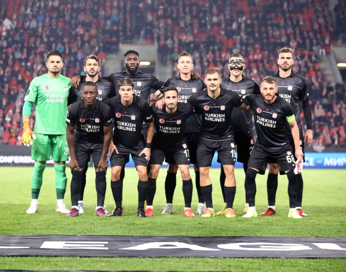 Sivasspor\'da Fenerbahçe maçı kadrosu açıklandı: 3 isim kadroda yok