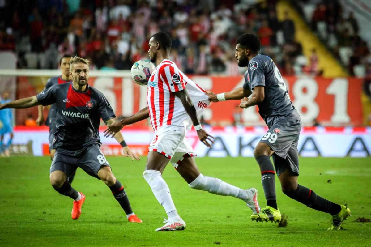 Spor Toto Süper Lig: Antalyaspor: 4 Fatih Karagümrük: 2 (Maç sonucu)