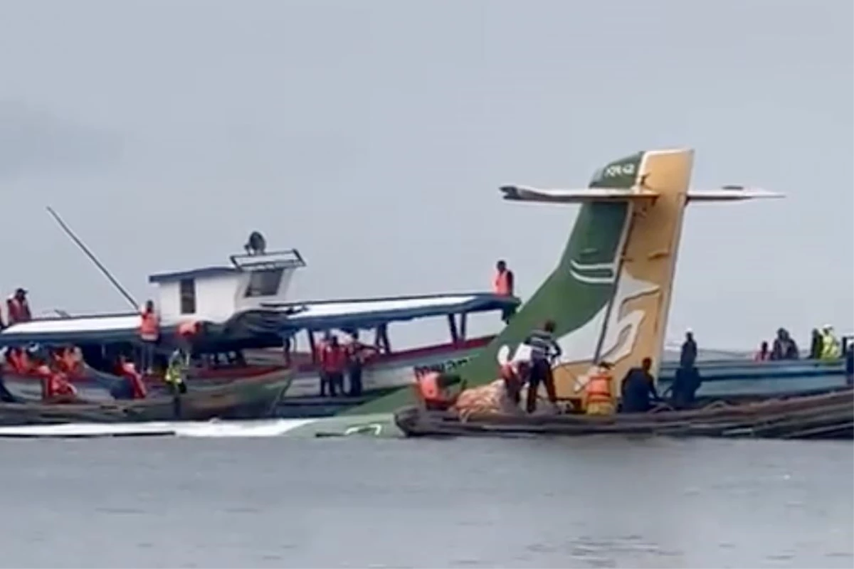 Tanzanya\'da yolcu uçağı Viktorya Gölü\'ne düştü