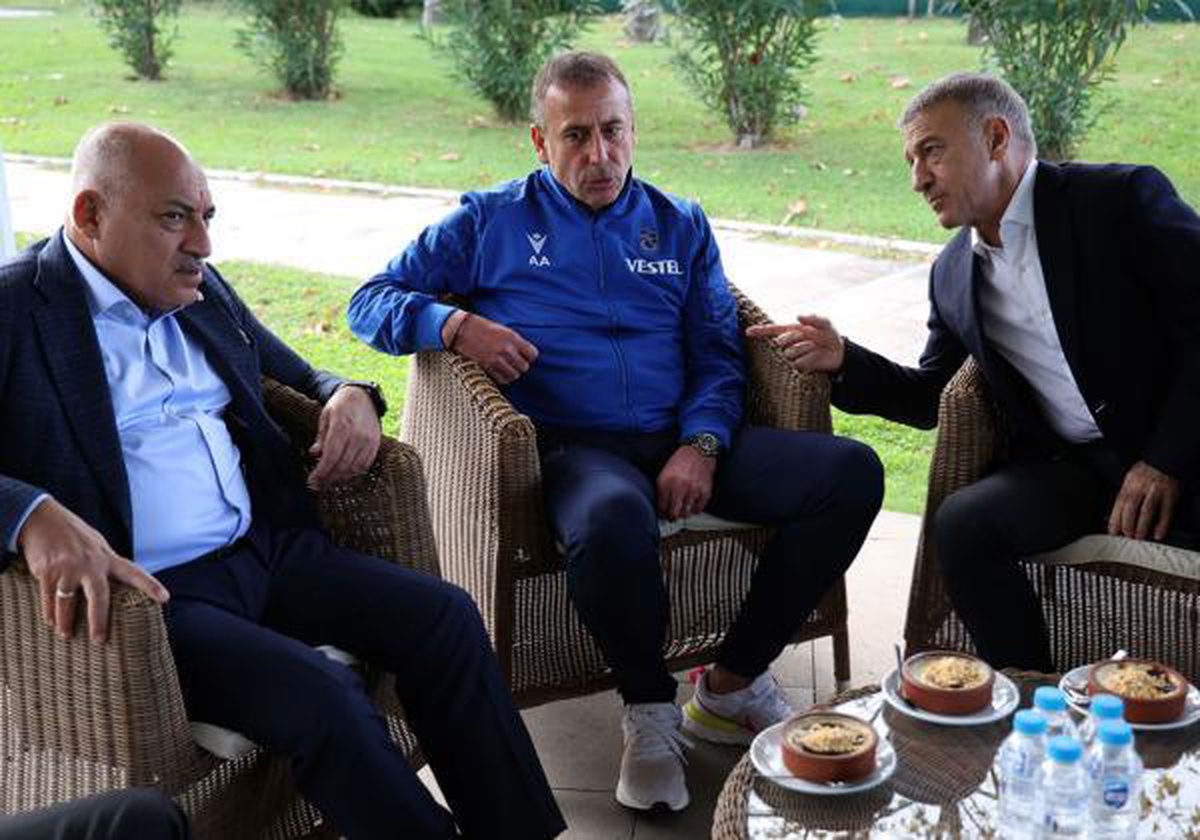 TFF Başkanı Büyükekşi, Trabzonspor\'un tesislerini gezdi