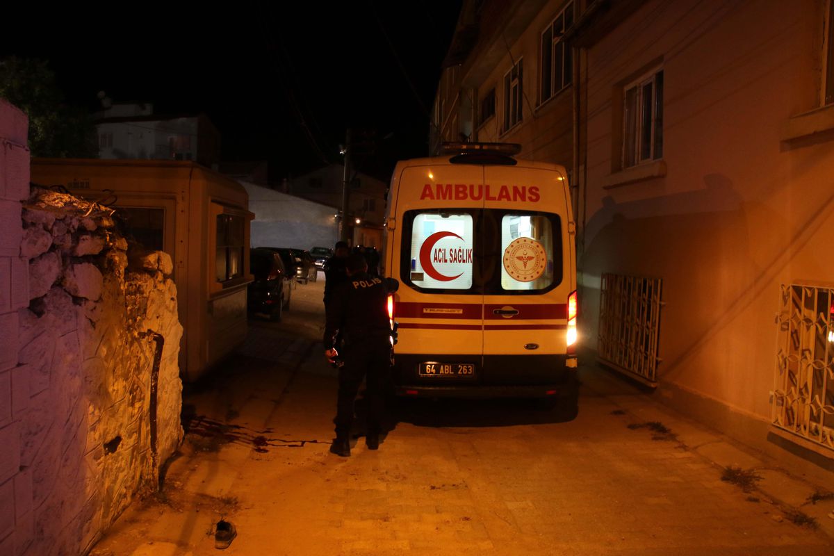 Uşak\'ta darbedilip tabancayla vurulan kişi öldü