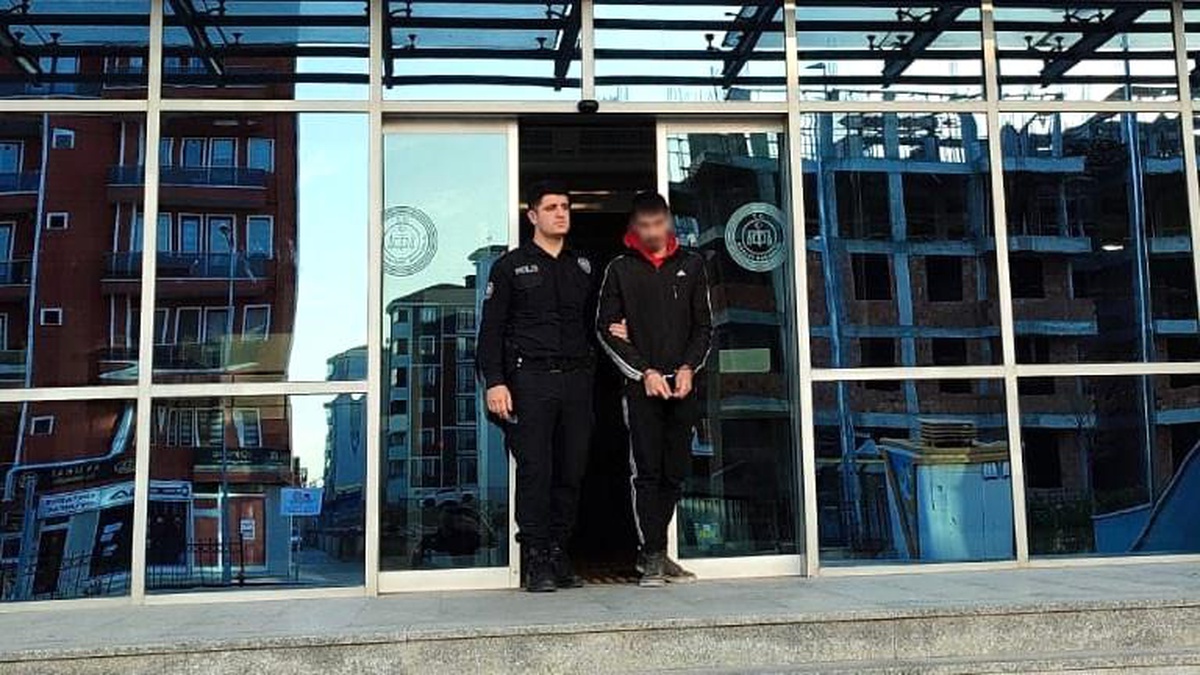 Yağ tenekelerini çalmak üzereyken suçüstü yakalandı