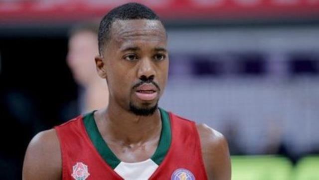 Yıldız basketbolcu, İzmir'de dehşeti yaşadı! Her şey hamile karısı ve çocuklarının yanında oldu Yıldız basketbolcu, İzmir'de dehşeti yaşadı! Her şey hamile karısı ve çocuklarının yanında oldu