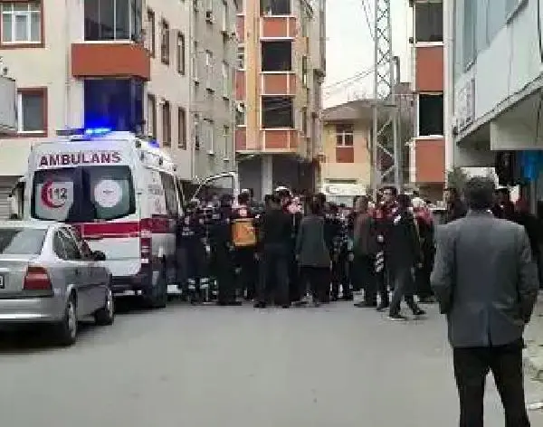 AVCILAR'DA HASTA ALMAYA GELEN 3 SAĞLIK ÇALIŞANINA SOPALARLA SALDIRDILAR