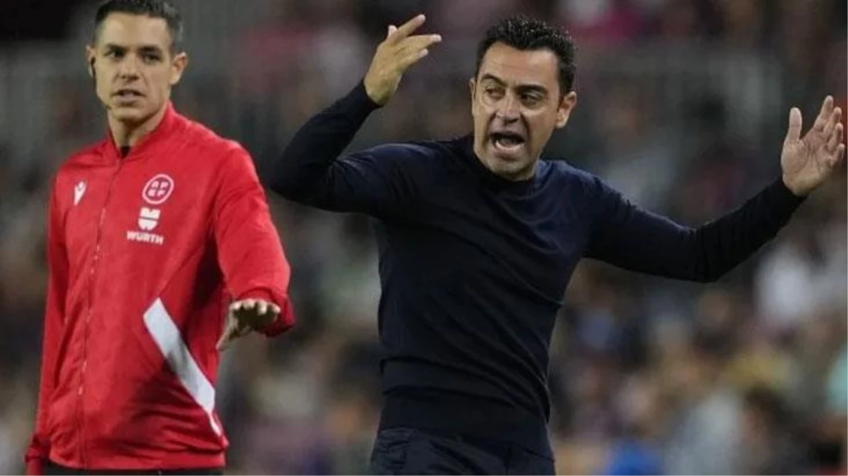 Barcelona\'nın hocası Xavi, Avrupa Ligi\'nde Manchester United ile eşleşmelerine isyan etti: Her zaman en zor kurayı çekiyoruz