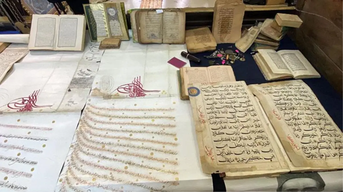 Beşiktaş\'ta tarihi eser operasyonu! İş yerinde 638 parçaya el konuldu