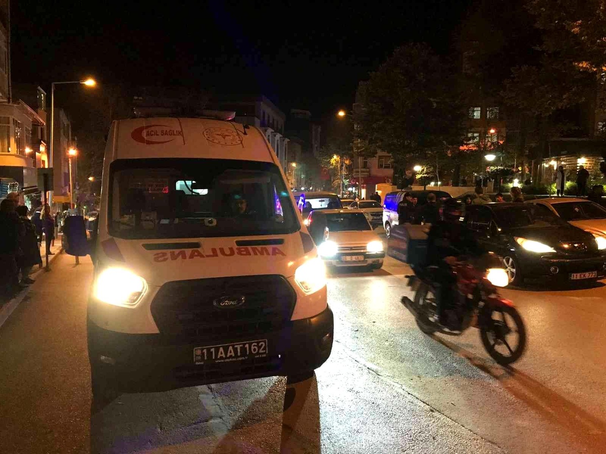 Bilecik\'te aniden yola çıkan çocuğa otomobil çarptı