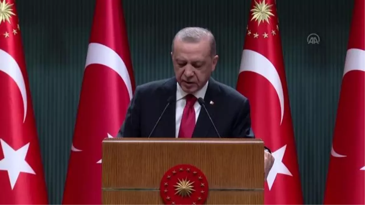 Cumhurbaşkanı Erdoğan: 'Cumhuriyetimizin yeni yüz yılına girerken devlet millet kucaklaşmasının odağına özgürlüğü yerleştirdik'