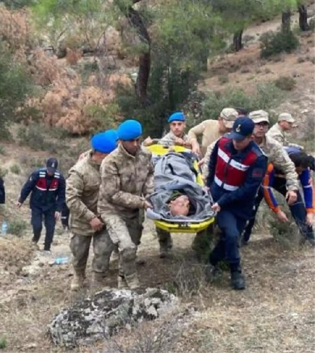 Dağda kayboldu, dere kenarında baygın buldu