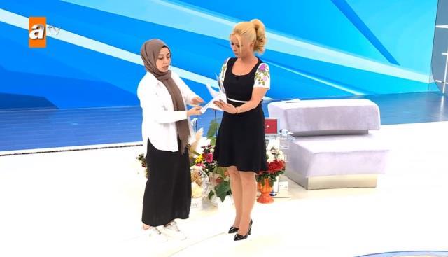 Genç kadının aldattığı eşine attığı müstehcen mesajları okuyan Müge Anlı, sinirden deliye döndü: Senin kafan kırık mı?