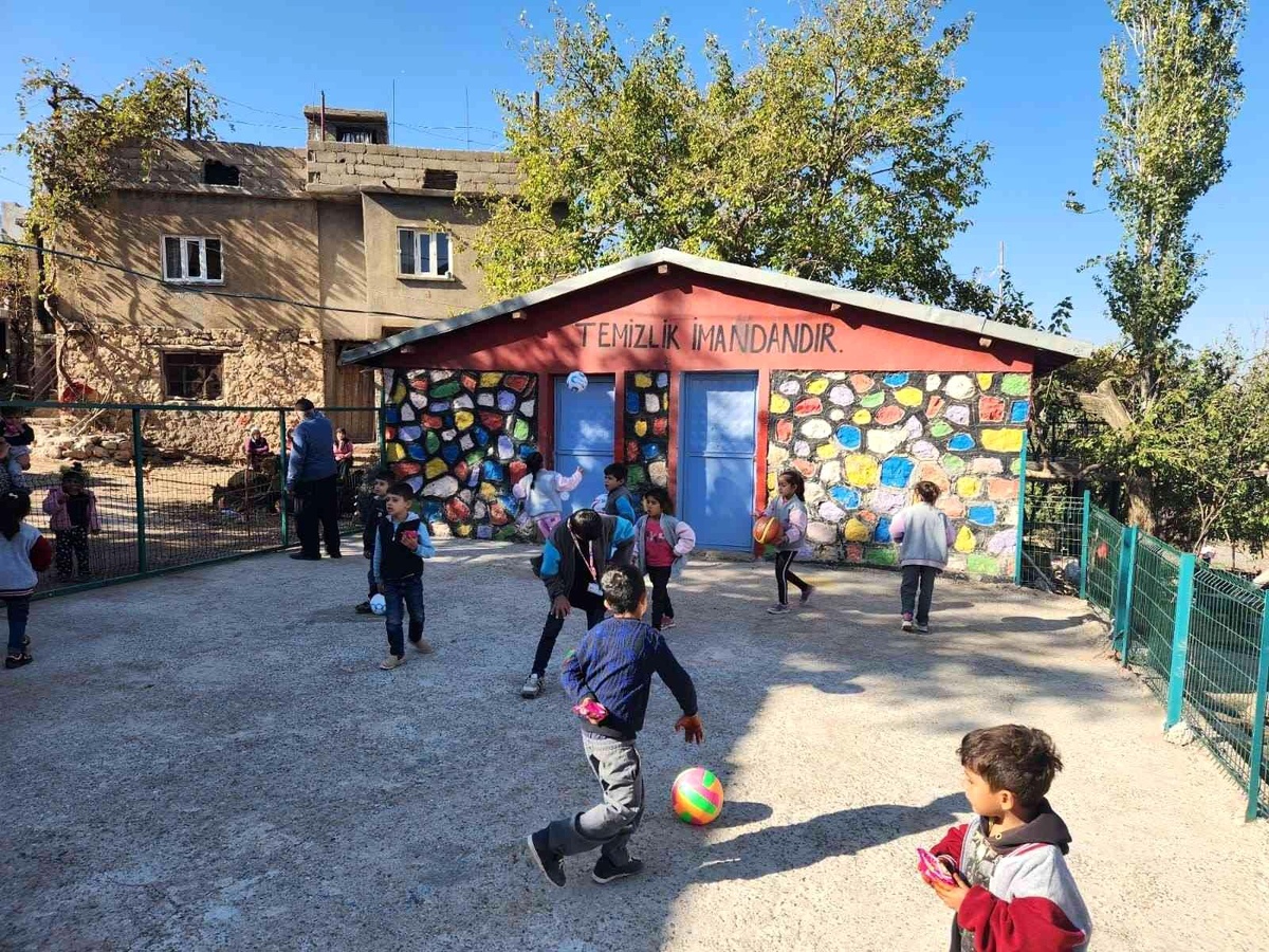 İHA\'nın haberi ses getirdi, köy çocukları voleybol sahasına kavuştu