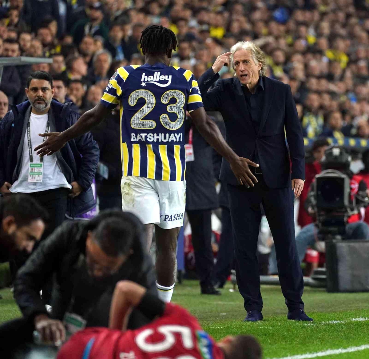 Jesus\'tan Batshuayi\'ye uyarı