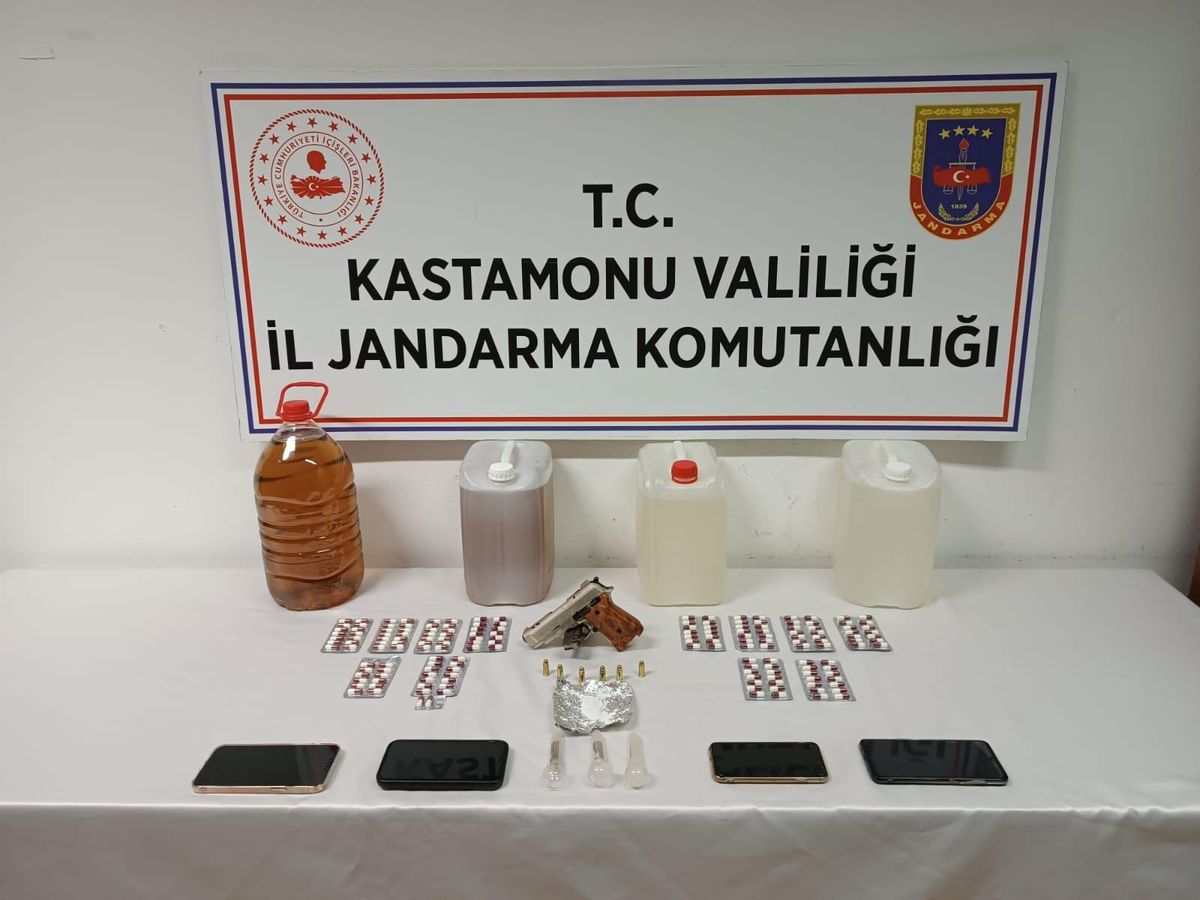Kastamonu\'da uyuşturucu operasyonunda 3 kişi yakalandı