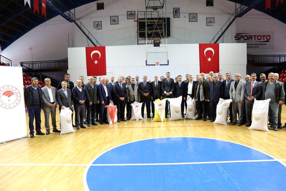 Kütahya\'da binlerce çiftçiye sertifikalı tohum