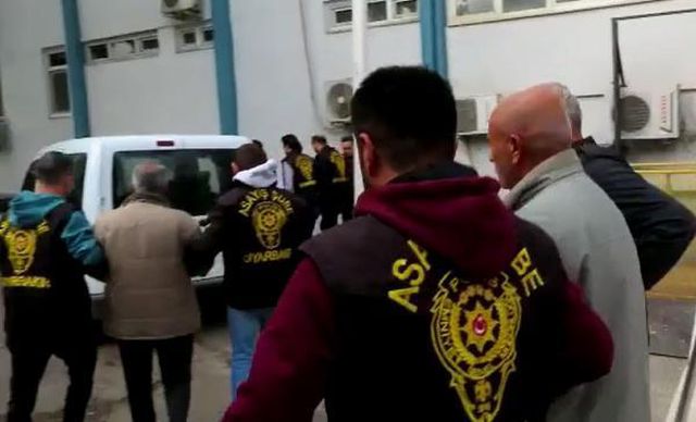 Diyarbakır'da midibüs şoförü cinayetinin altından kan davası çıktı Diyarbakır'da midibüs şoförü cinayetinin altından kan davası çıktı