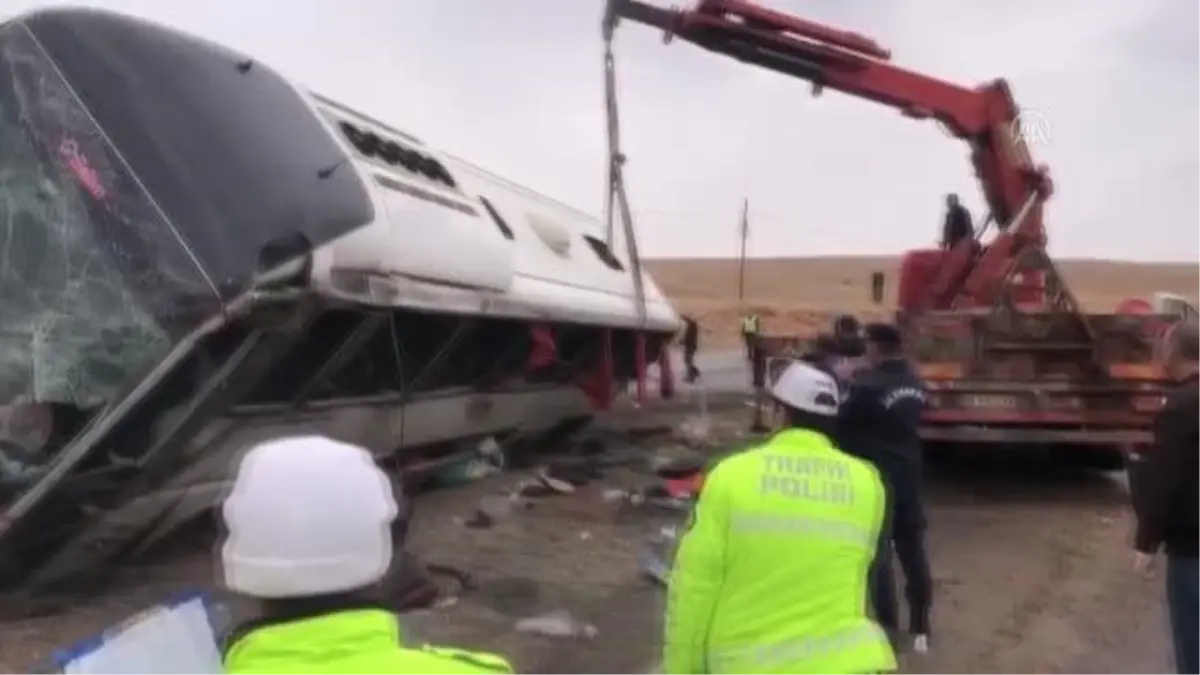 Otobüs devrildi, 2 kişi öldü, 30 kişi yaralandı - Vali Yılmaz Şimşek