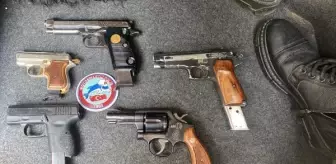 Samsun'da otomobilden 6 ruhsatsız tabanca çıktı: 2 gözaltı
