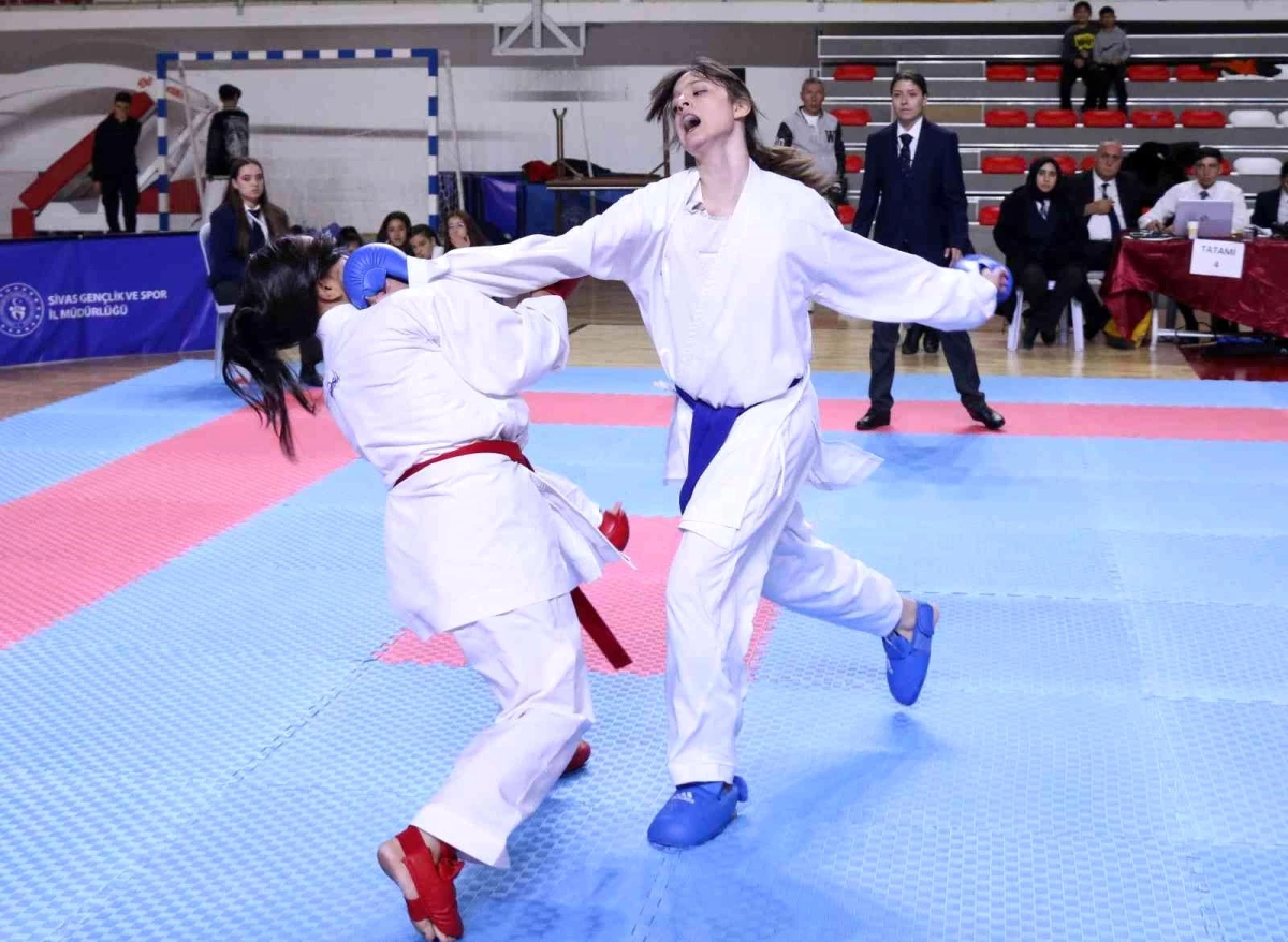 Sivas\'ta yapılan 7. Cumhuriyet Kupası İller Arası Karate Turnuvası sona erdi