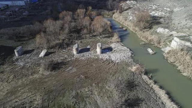 Tarihi köprüyü çalan şahsın, satışı nasıl yaptığı ve kaç paraya sattığı ortaya çıktı Tarihi köprüyü çalan şahsın, satışı nasıl yaptığı ve kaç paraya sattığı ortaya çıktı