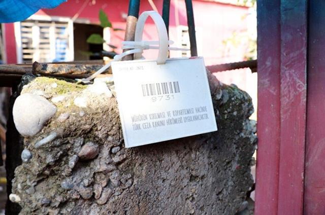 Tarsus'taki gizemli kazıda görev alan iki arkeolog canları pahasına konuştu: Aşağıda gizli bir geçit var