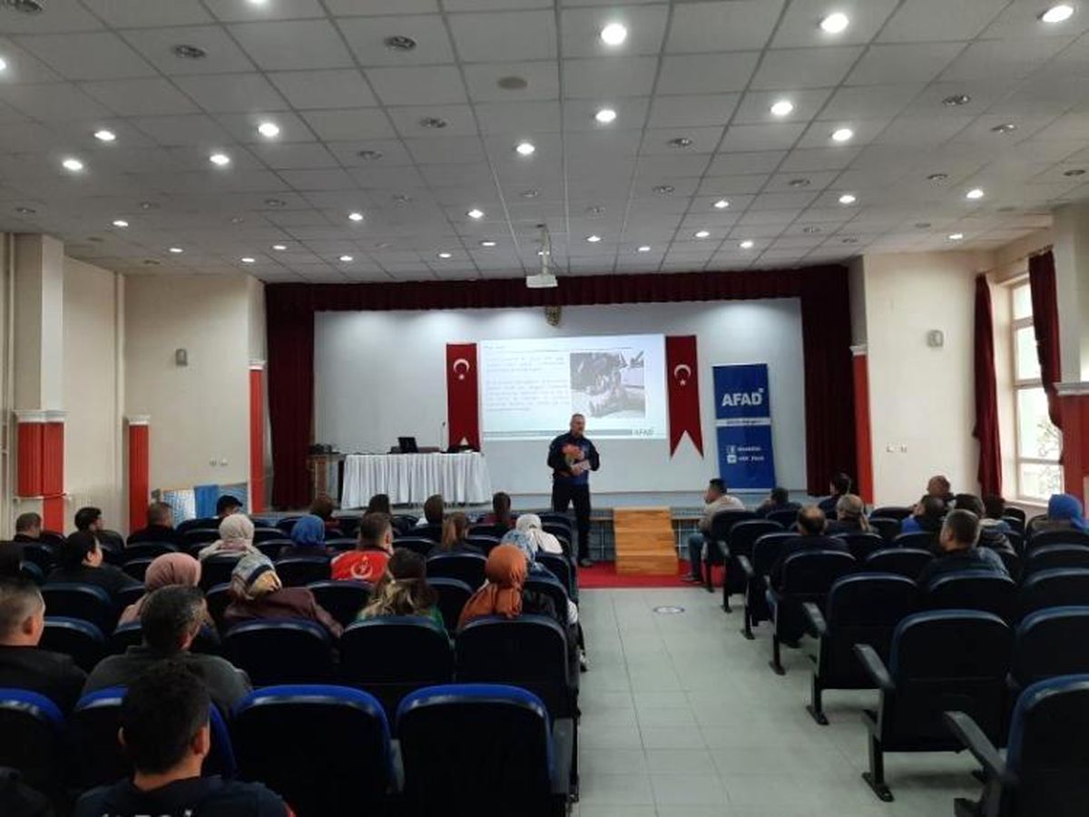 Trafik kazalarında \'Olay Yeri Yönetimi\' eğitimi verildi