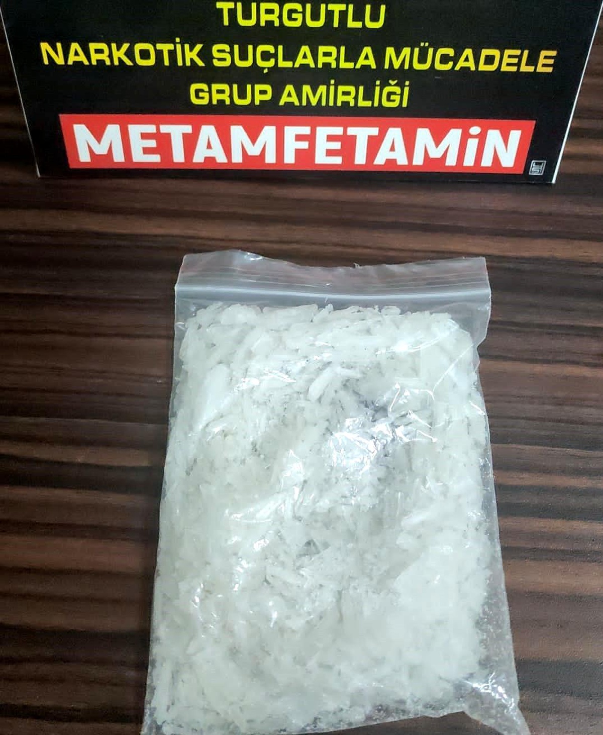 Turgutlu\'da durdurulan otomobilden metamfetamin çıktı