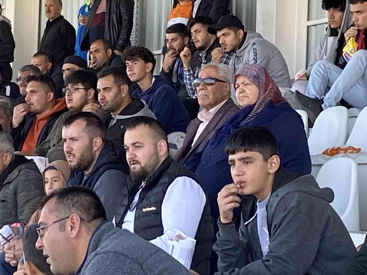 Yaşlı çift Kuluspor\'un her maçında stadyumda