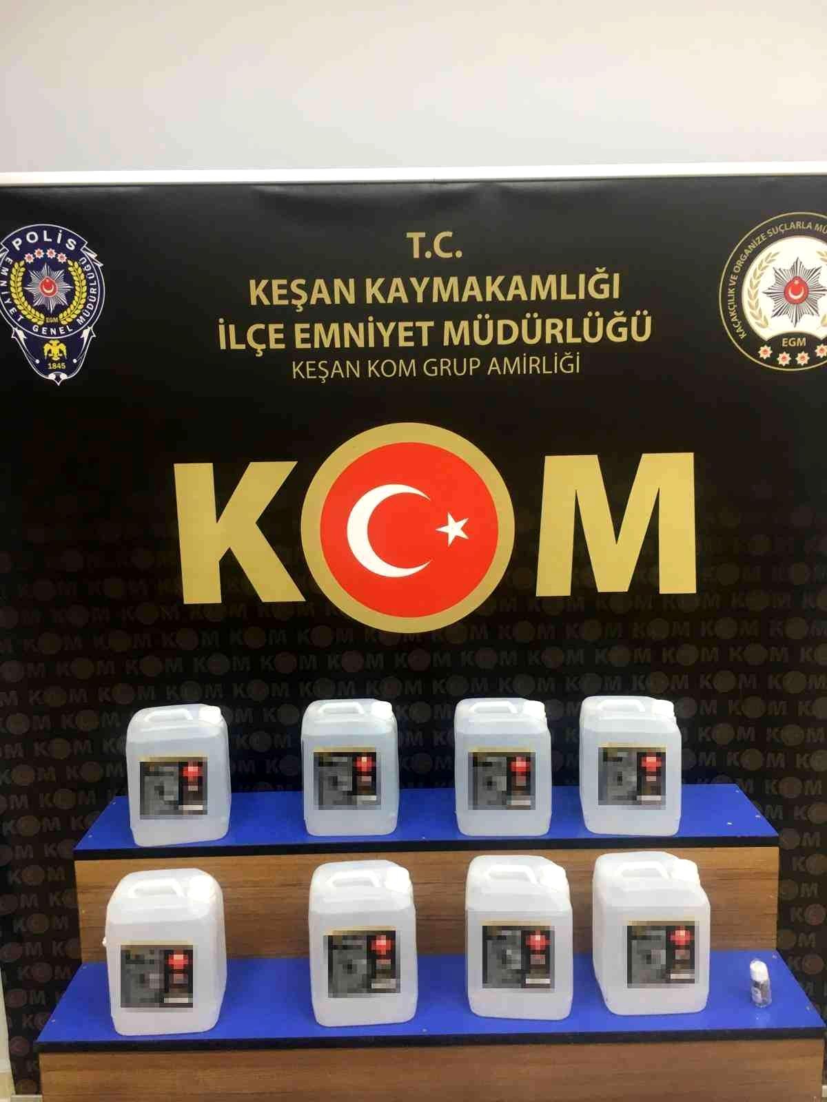 Arama yapılan otomobilde 40 litre etil alkol ele geçirildi