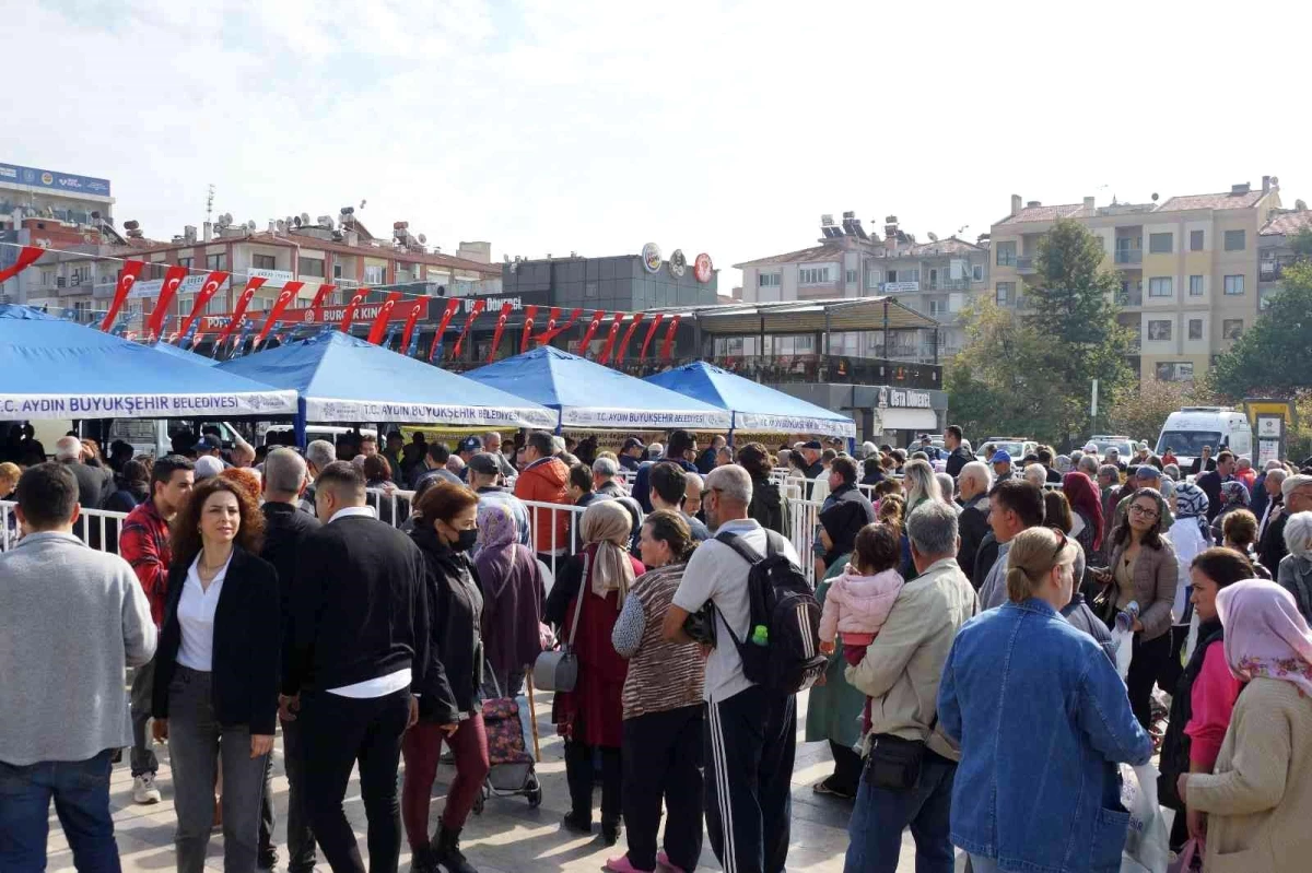 Aydın Büyükşehir Belediyesi, 100 bin sebze fidesi dağıttı