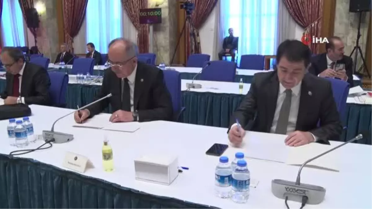 Bakan Çavuşoğlu: '(Türkiye-Suriye) İstihbarat kurumları arasındaki temasların diplomatik düzeye çıkarılmasına uygun ortam oluşursa bunu...