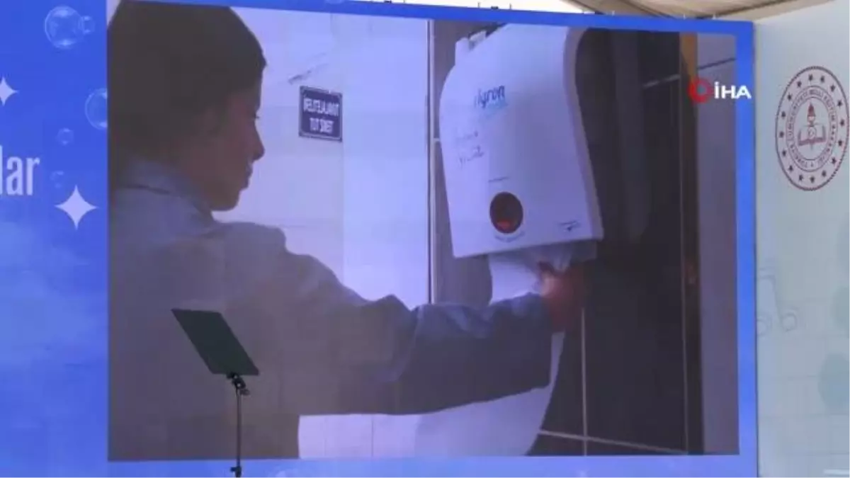 Bakan Özer: "Artık okulların temizliğiyle ilgili bu toplumda hiç kimse konuşamayacak"