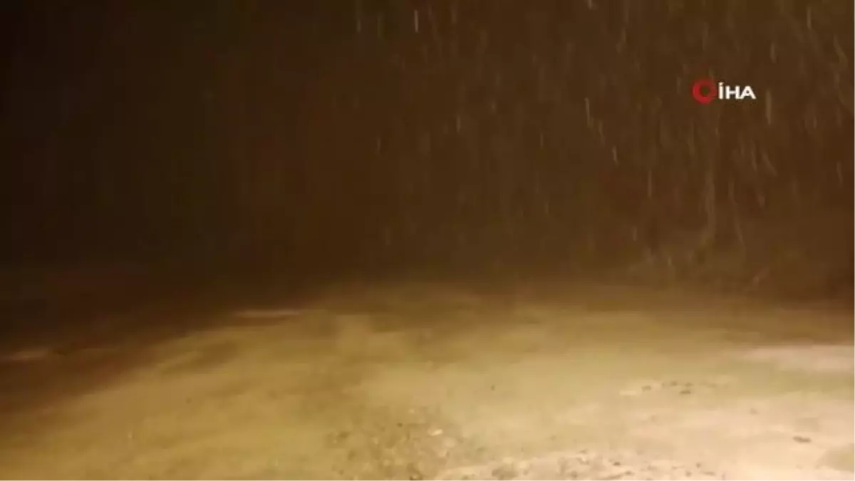 Bayburt\'un yüksek kesimlerinde kar yağışı etkili oluyor