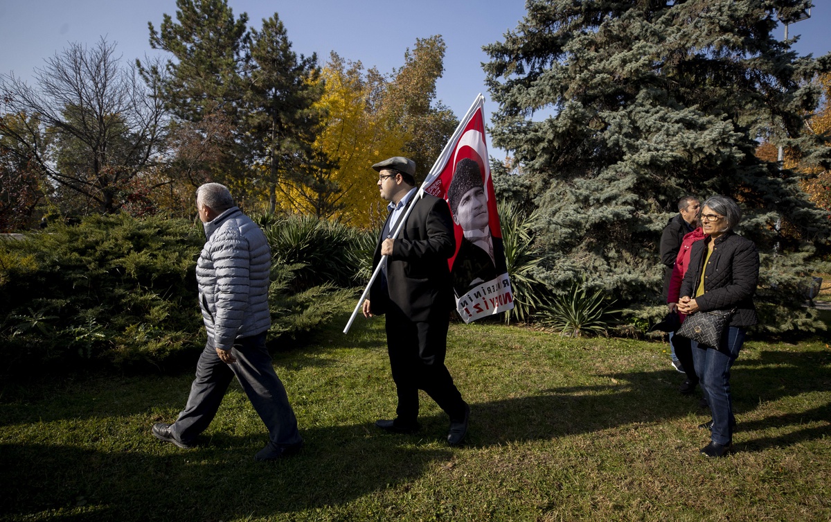 Bazı Alevi STK temsilcilerinden cemevlerine yönelik düzenlemeye tepki
