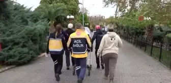 Denize atlayan genç kızı vatandaşlar kurtardı