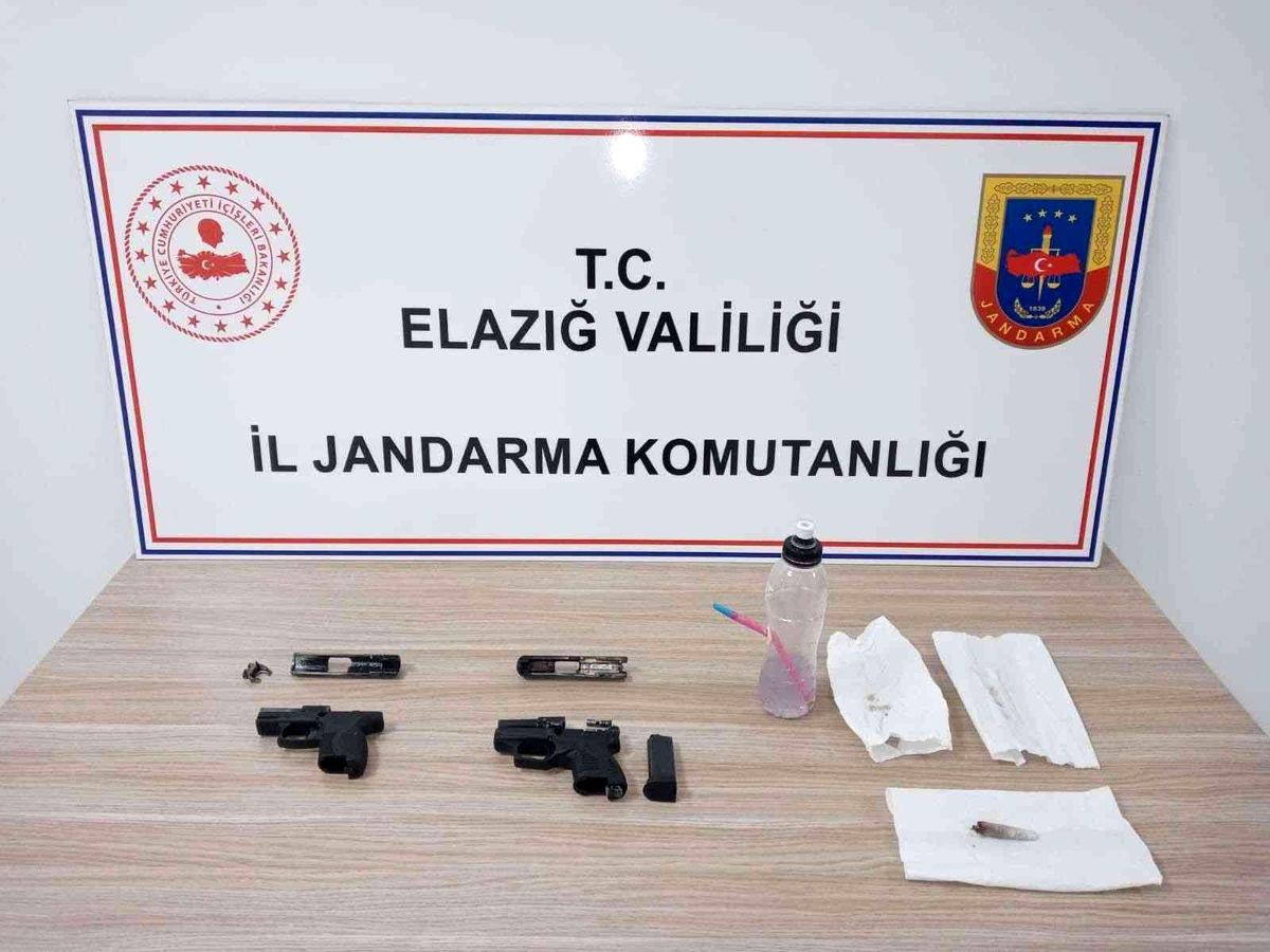 Elazığ\'da ruhsatsız silah ele geçirildi