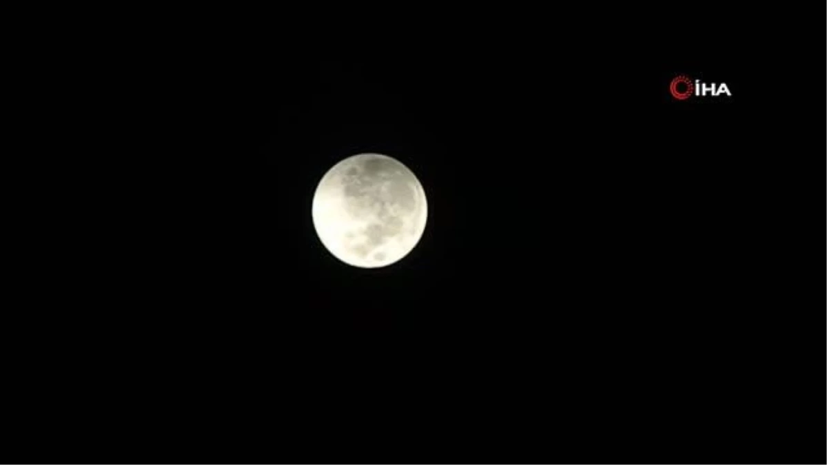 Kanlı Ay Tutulması Meksika\'da görüntülendiBir sonraki Ay tutulması 2025 yılında