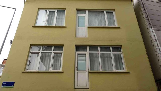 Karadeniz fıkrası gibi apartman! Görenler cep telefonuna sarılıyor Karadeniz fıkrası gibi apartman! Görenler cep telefonuna sarılıyor