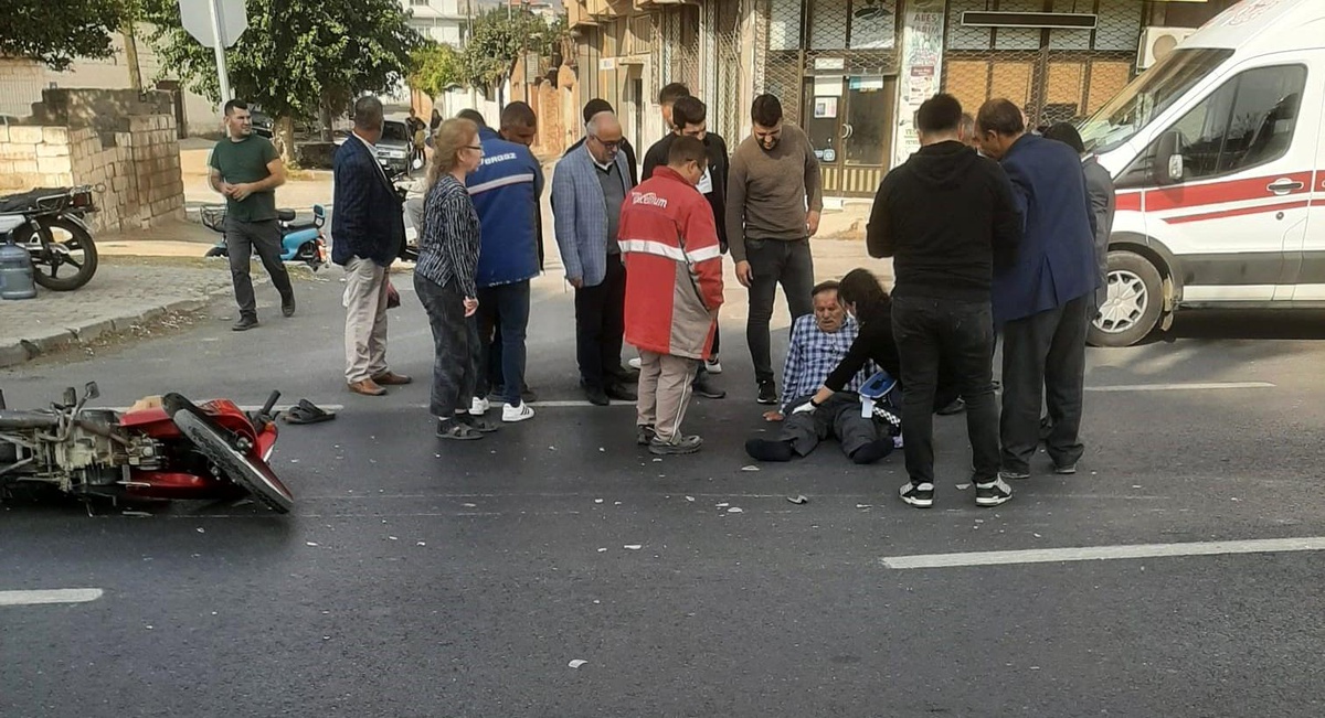 Motosiklet ile otomobil çarpıştı: 1 yaralı