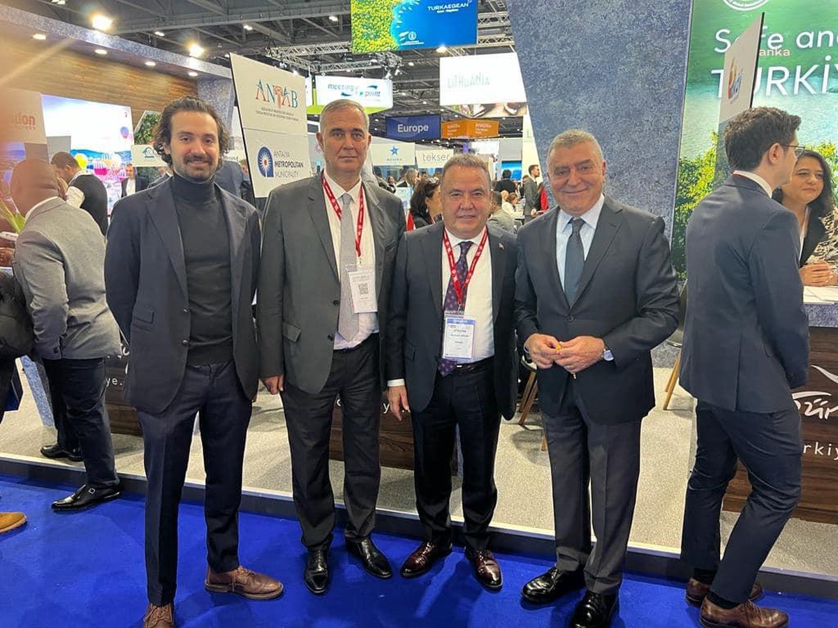 Muhittin Böcek, Wtm Londra Turizm Fuarında Antalya\'yı Tanıtıyor