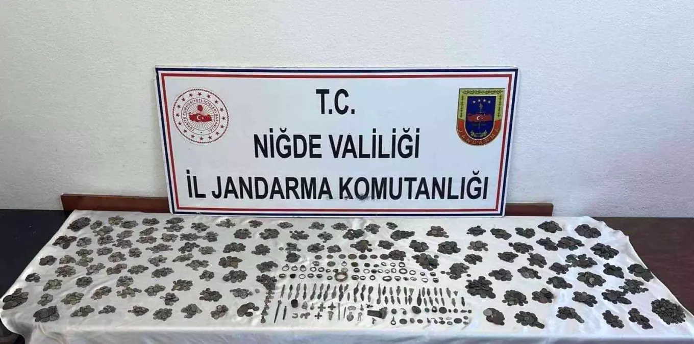 Niğde'de tarihi eser operasyonu: 3 bin 500 adet sikke ele geçirildi