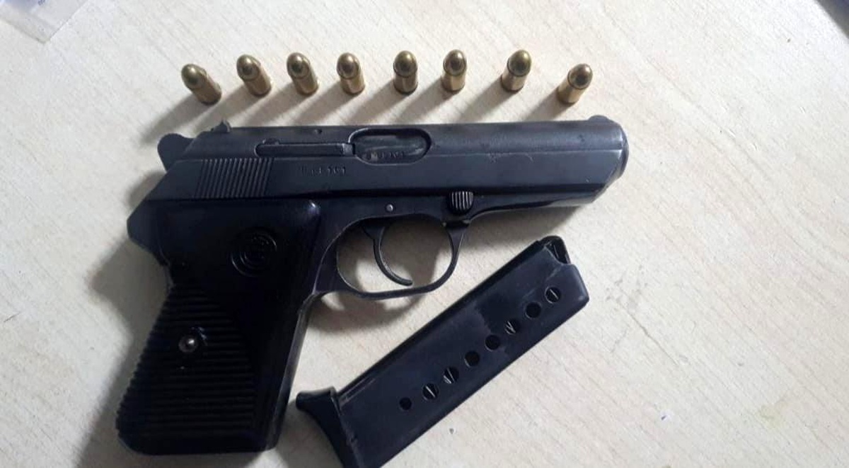Selçuk\'ta çeşitli suçlardan arananlara ve zehir tacirlerine baskın: 24 gözaltı